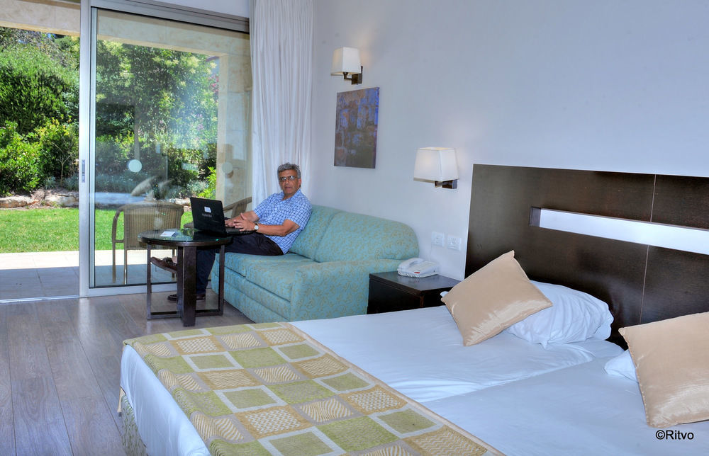 Lavi Kibbutz Hotel Esterno foto